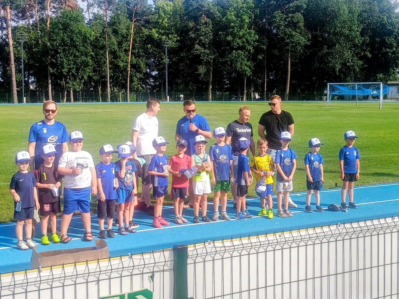 Akademia Noteci Łabiszyn zakończyła sezon. Czapki i pizza dla zawodników — zdjęcie 10